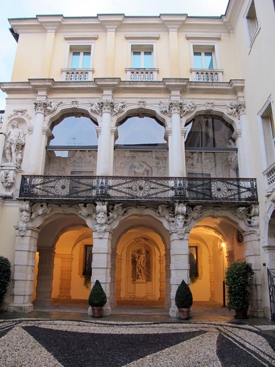 The Palazzo Leoni Montanari